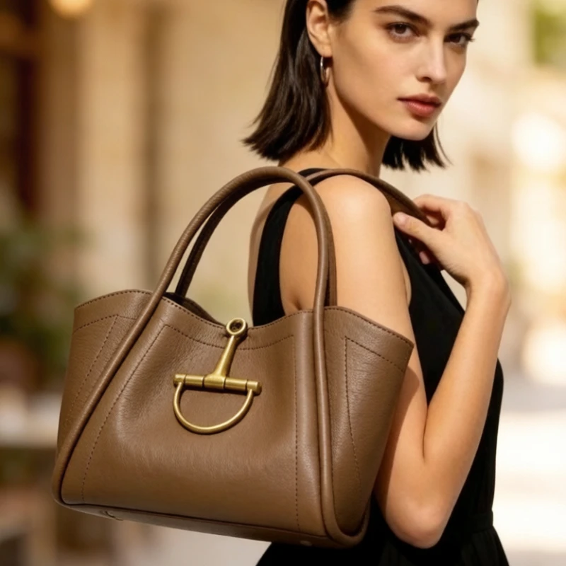 fashionable-large-capacity-diaper-bag-elegant-crossbody-bag-for-women-with-luxury-designer-logo-and-vintage-style