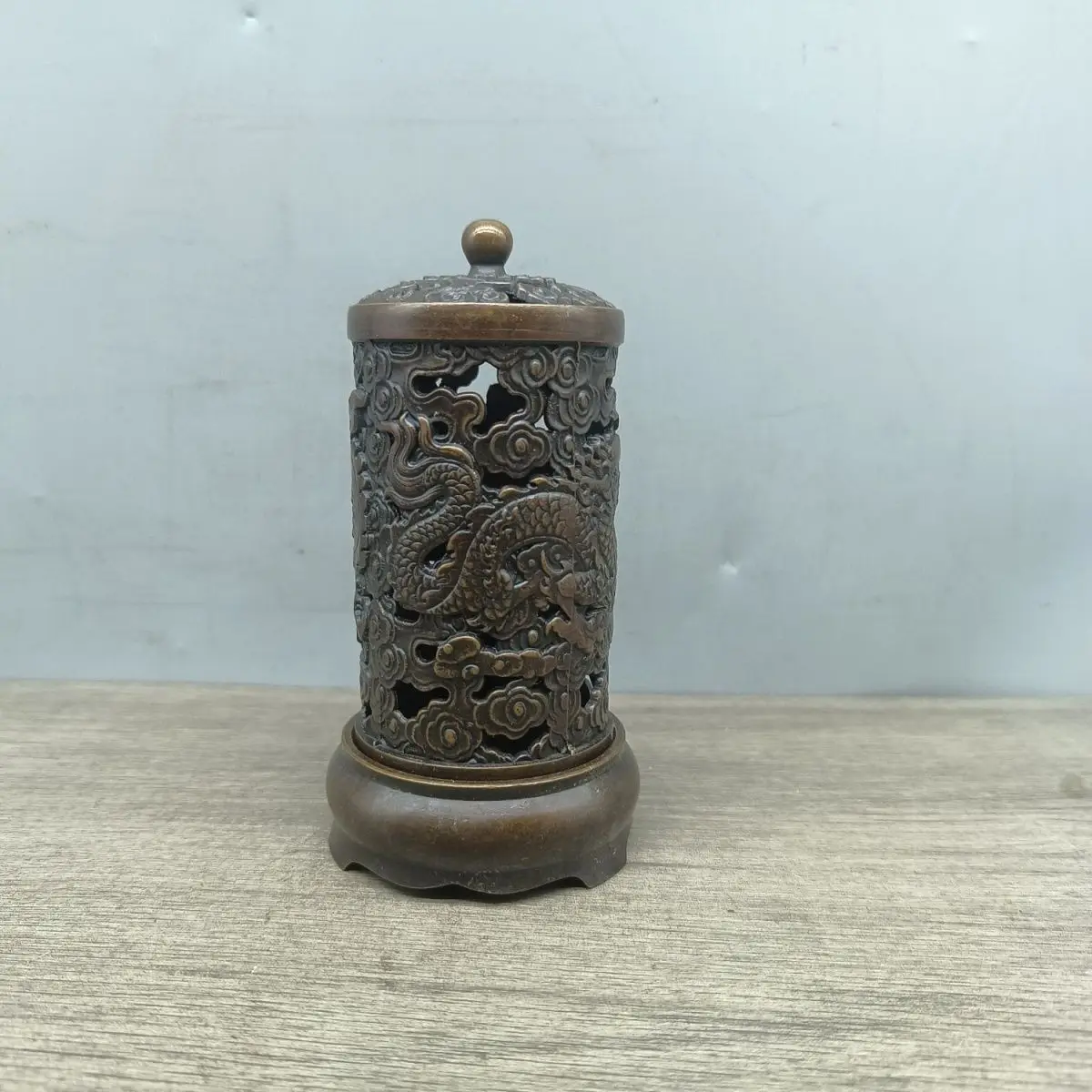 

Auspicious clouds, dragon, and phoenix Incense Burner Statue for Tea Home Decor Ornaments