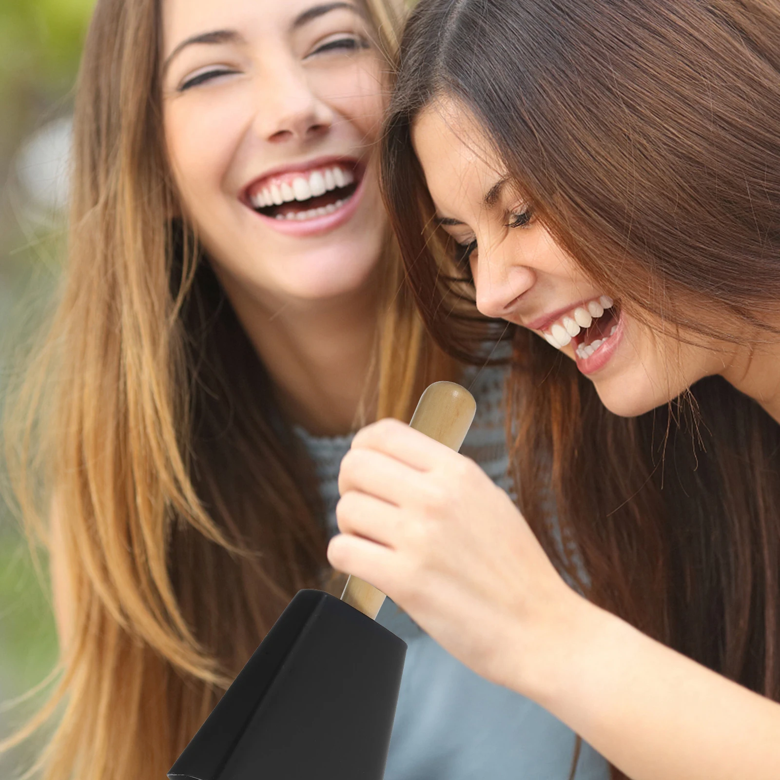 

Metal Cowbell with Handle Durable Iron Sports Event Cheer Wedding Classroom Agriculture Outdoor Musical Instrument Clear Sound