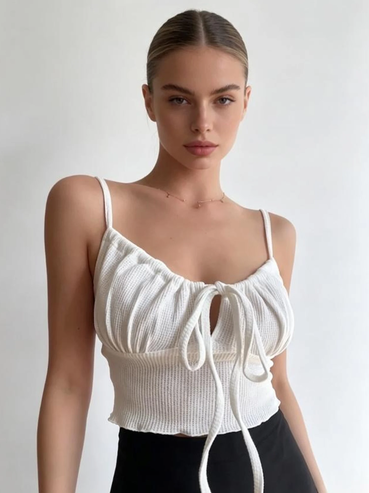Women's White Cami Top Vintage Y2K Gyaru V-neck Tank Top Vacation Style Camisole Off Shoulder Sleeveless Cropped Top Summer 2026