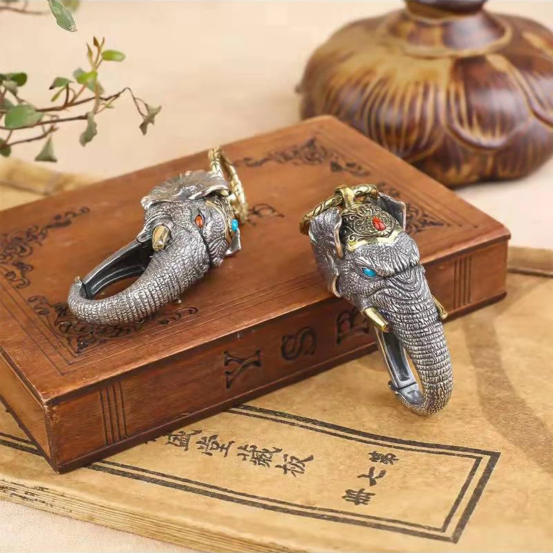 RetroSen New Silver Manual Elephant God Of Wealth Pendant Ring Buckle Car Keychain Personality Creativity Vintage Silverware
