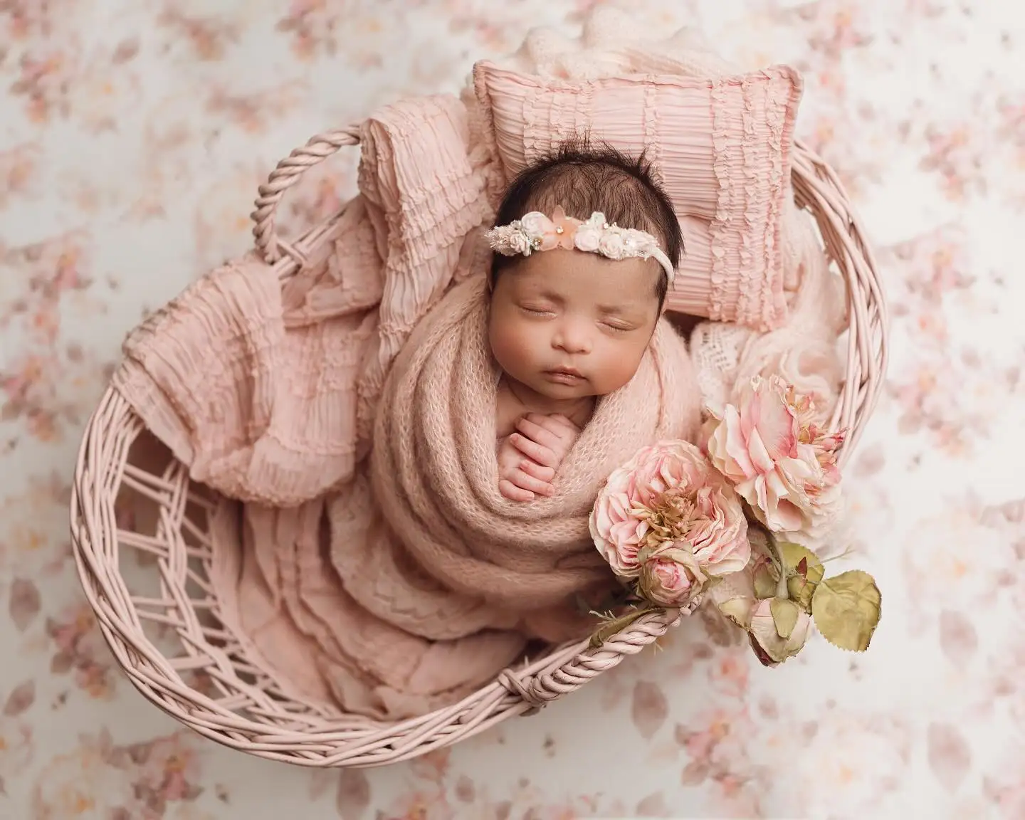 Pemotretan Bayi Baru Lahir Berpose Bantal Fotografi Latar Belakang Selimut Hiasan Kepala Bayi Fotografi Aksesori Alat Peraga Gambar Bayi