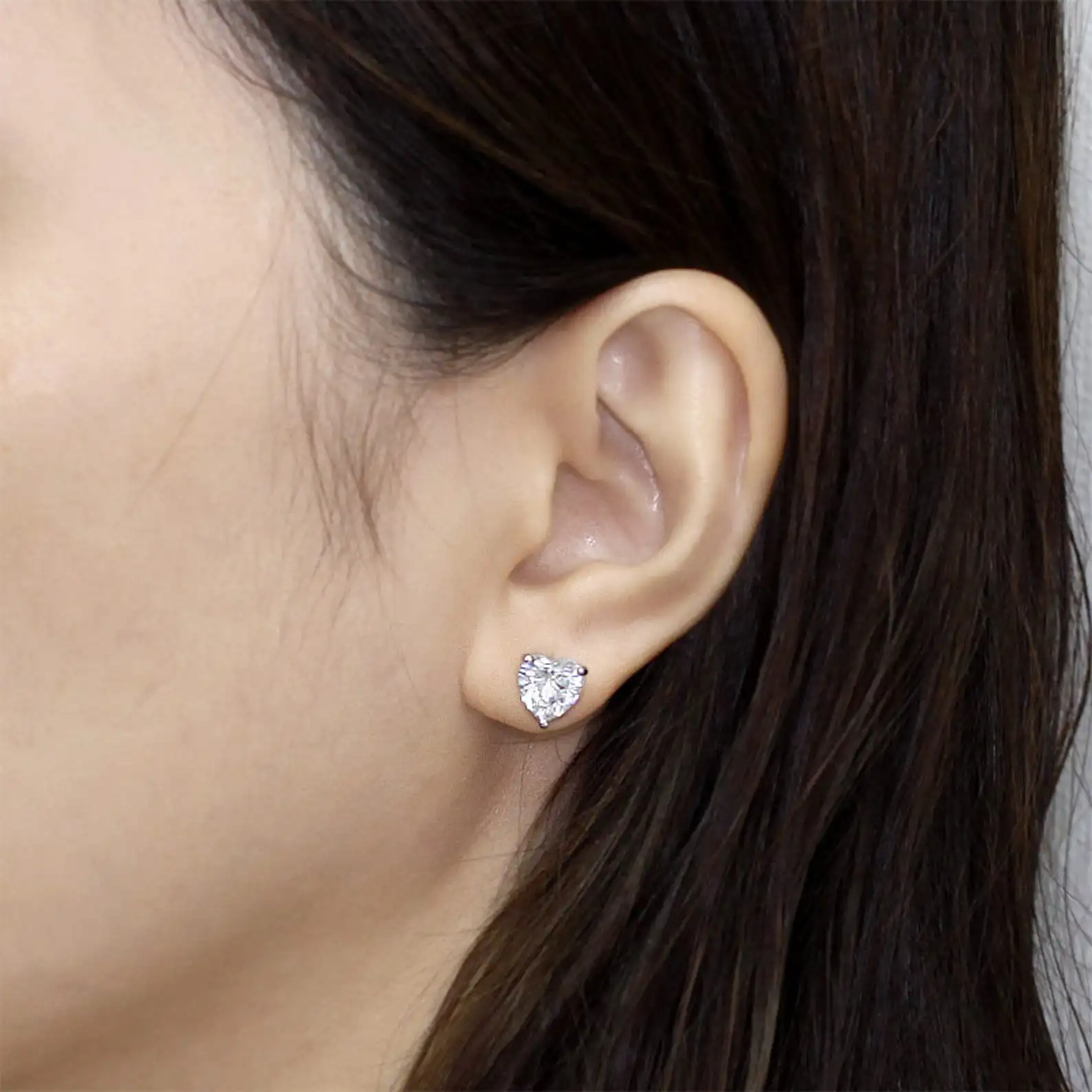 ZHOUYANG Love Heart Stud Earrings For Women Korean Style Zircon Rose Gold Gold Color Stud Ear Ring Accessories Jewelry Gift E342