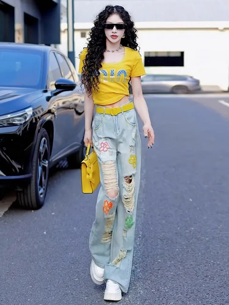 

Стильный комплект в гонконгском стиле: женская летняя облегающая футболка с коротким рукавом и рваные джинсы, комплект из двух предметов, желтый цвет