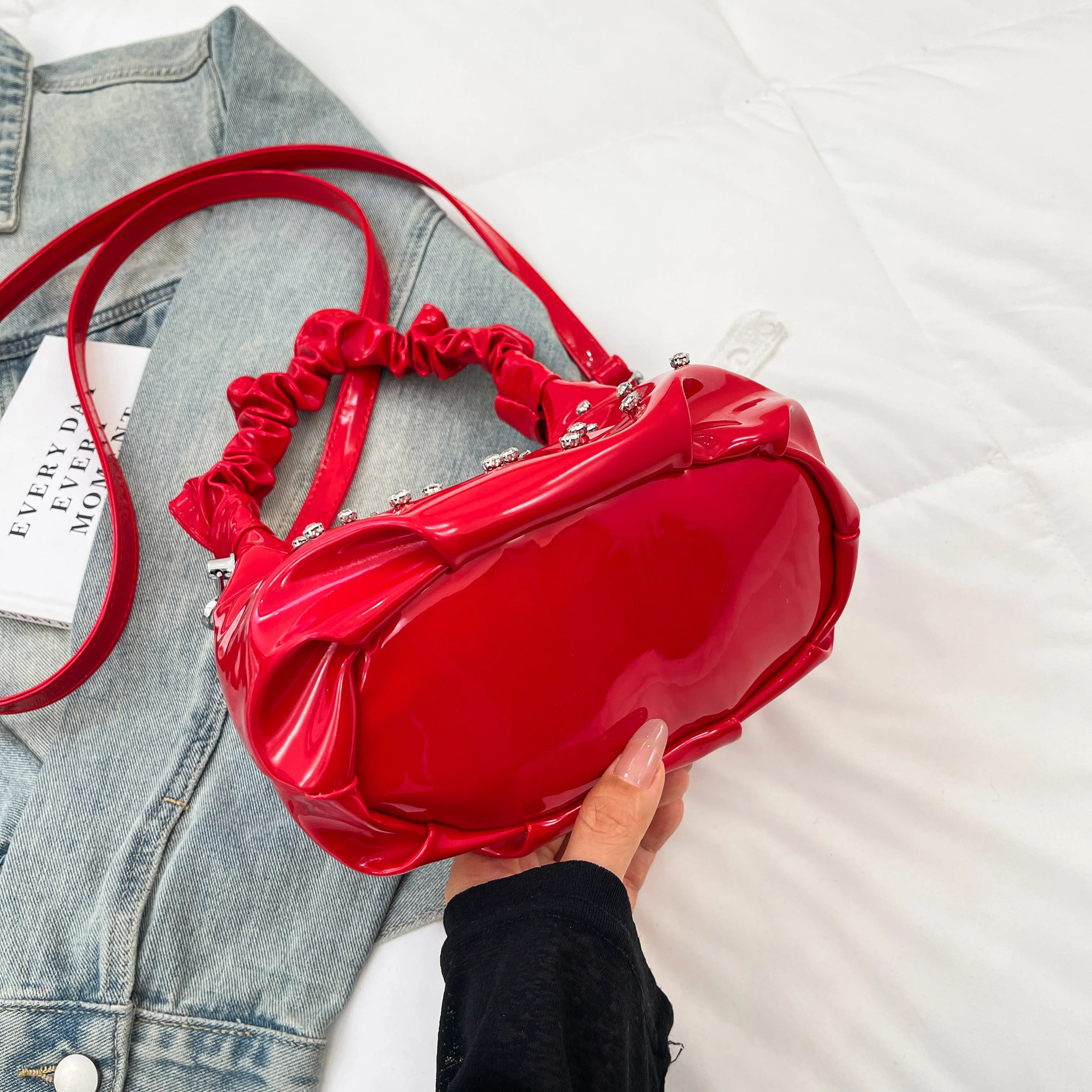 حقيبة سحابة مطوية باليد على الطراز الغربي مرصعة بالألماس حقيبة ساعي محمولة باليد 2025 حقيبة صغيرة جديدة للجوكر عالية الجودة #4