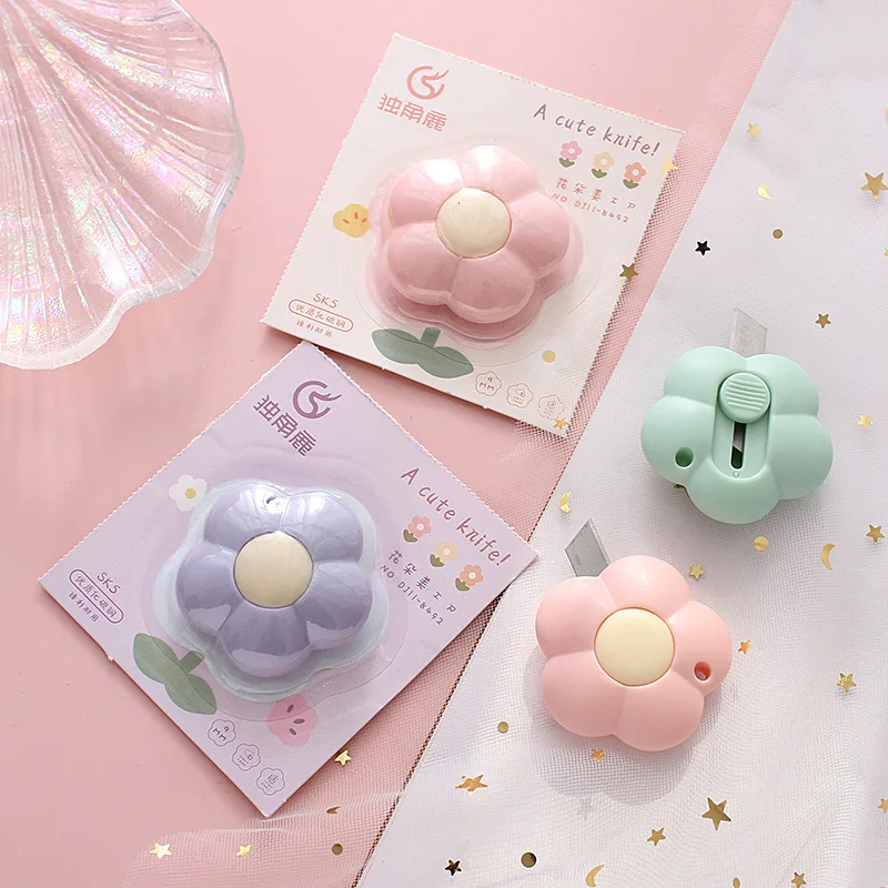 

20Pcs Cute Flowers Portable Utility Knife Paper Cutter Cutting Paper Razor Blade Letter Envelope Office Stationery
