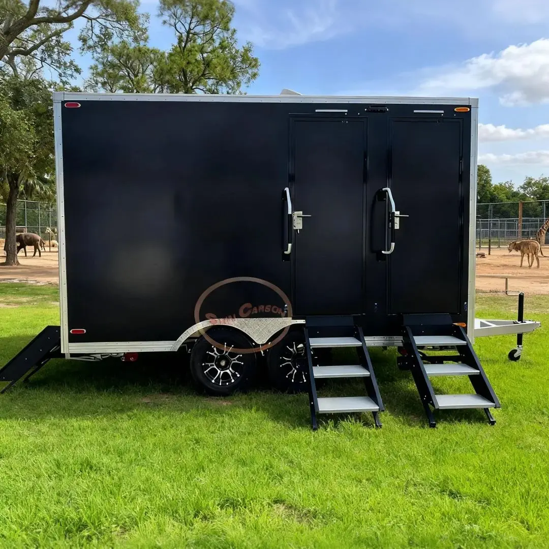 Non-Slip Durable Outdoor Mobile Toilet 4 Independent Units Fully Equipped with Toilets Hand Dryers Sinks Additional Facilities