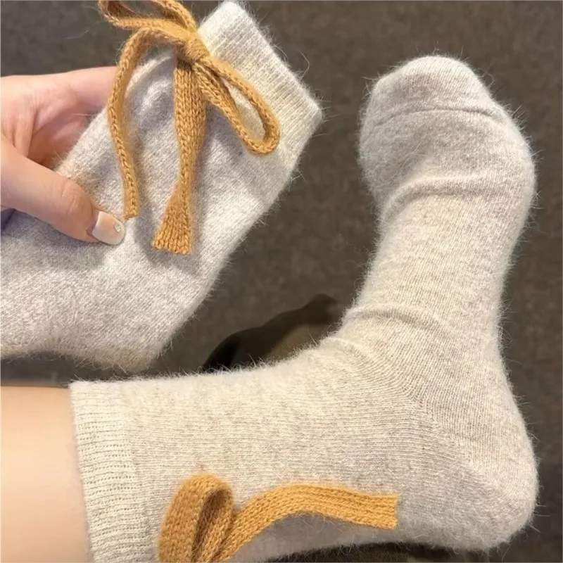 가을 겨울 토끼 양모 양말 카와이 보우 여성 양털 두꺼운 면화 중반 튜브 양말 한국어 3 차원 보석 스타킹