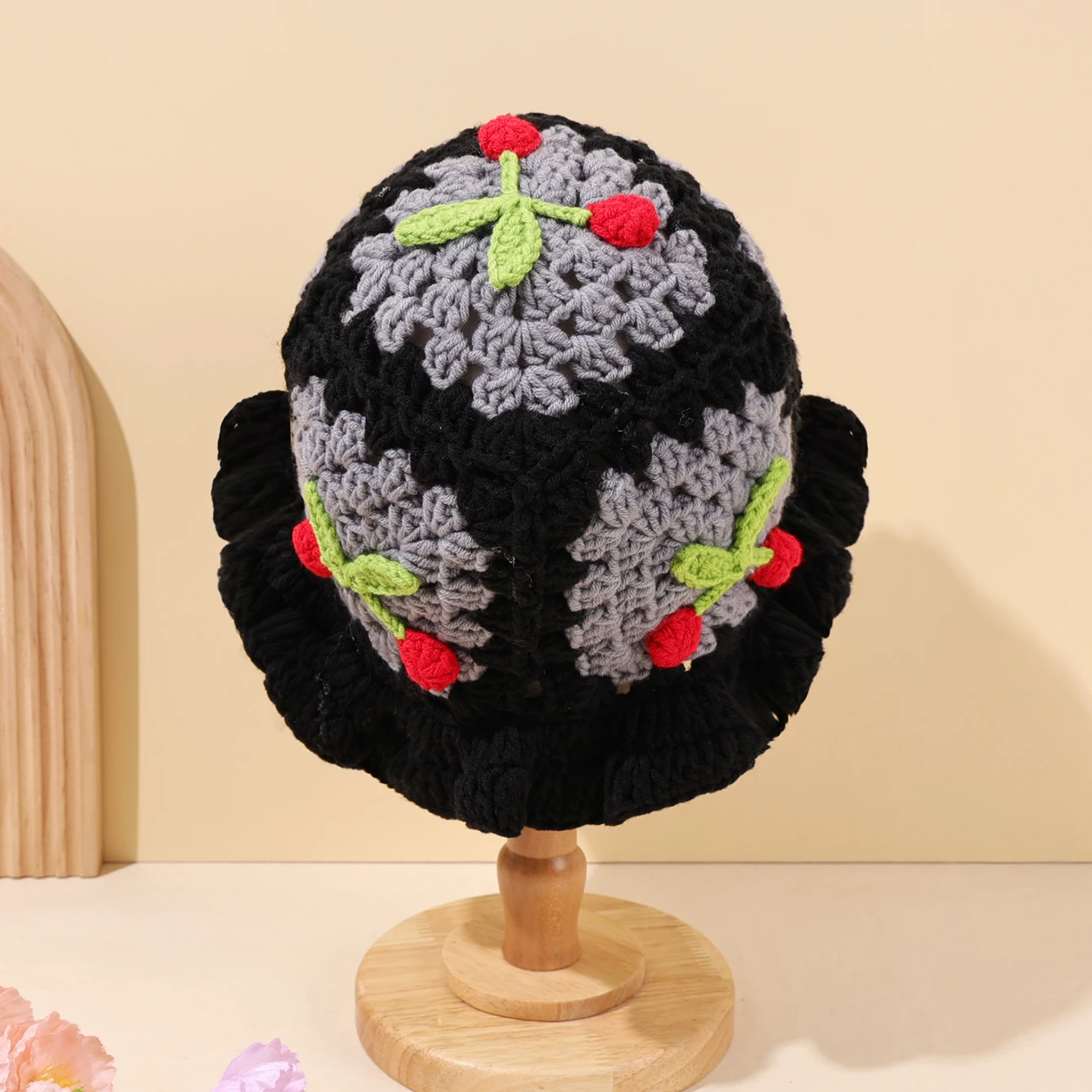 الخريف/الشتاء لطيف الحلو الصوف حوض قبعة الكرتون الكرز الجوف اليدوية محبوك كشكش حافة قبعة الصياد