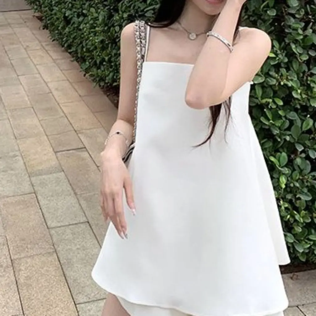 

Women's Fashion Elegant White Two-Piece Set Camisole Top And Wide-Leg Shorts Loose Fit Casual Summer Outfit