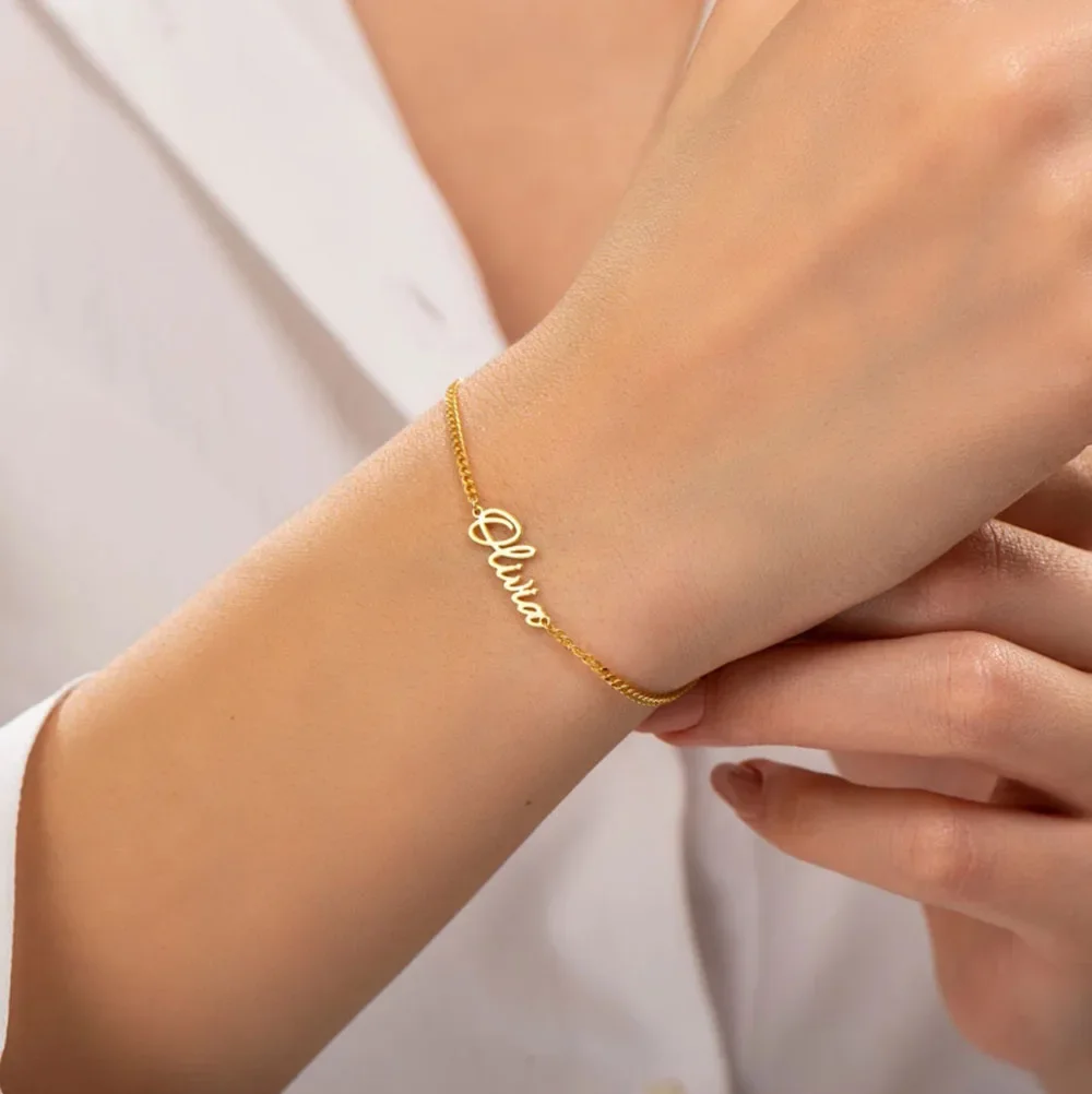 

Exquisite Custom Name Bracelet Personalized Stainless Steel Jewelry For Women Girl Fashion Hand Chain Mother's Gift Girls