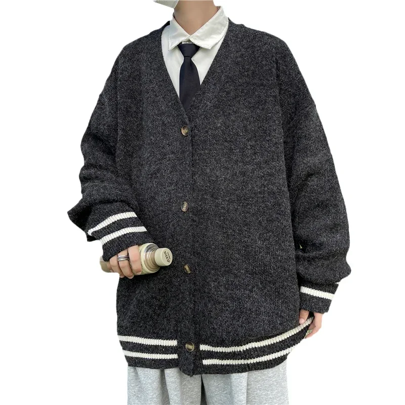 2024 Autunno Inverno Pigro Moda Cardigan di fascia alta Temperamento Scollo a V Alla moda Casual Versatile Allentato Maglione a maniche lunghe da uomo