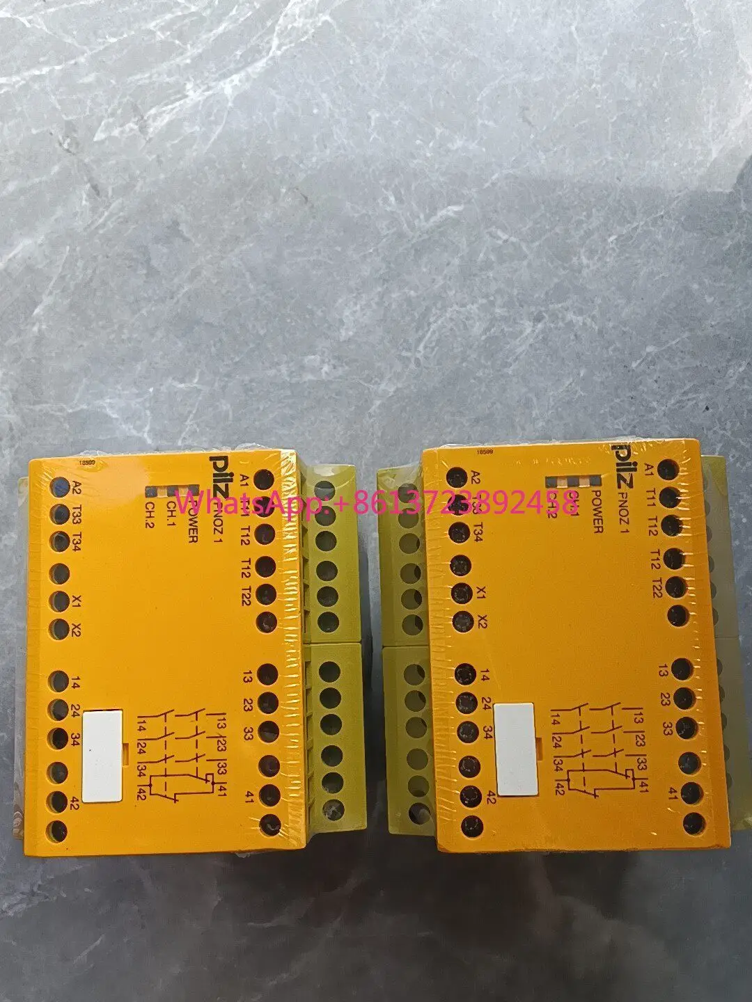 

775695 pilz safety relay pnoz in stock