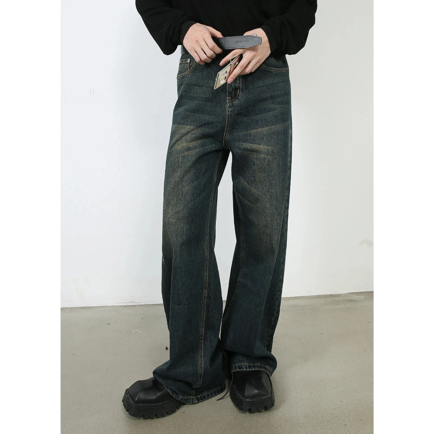 

Мужские джинсы в корейском стиле, ретро, с эффектом потертости, синие, уличные, свободного кроя, молодежные, на все сезоны, повседневные, универсальные