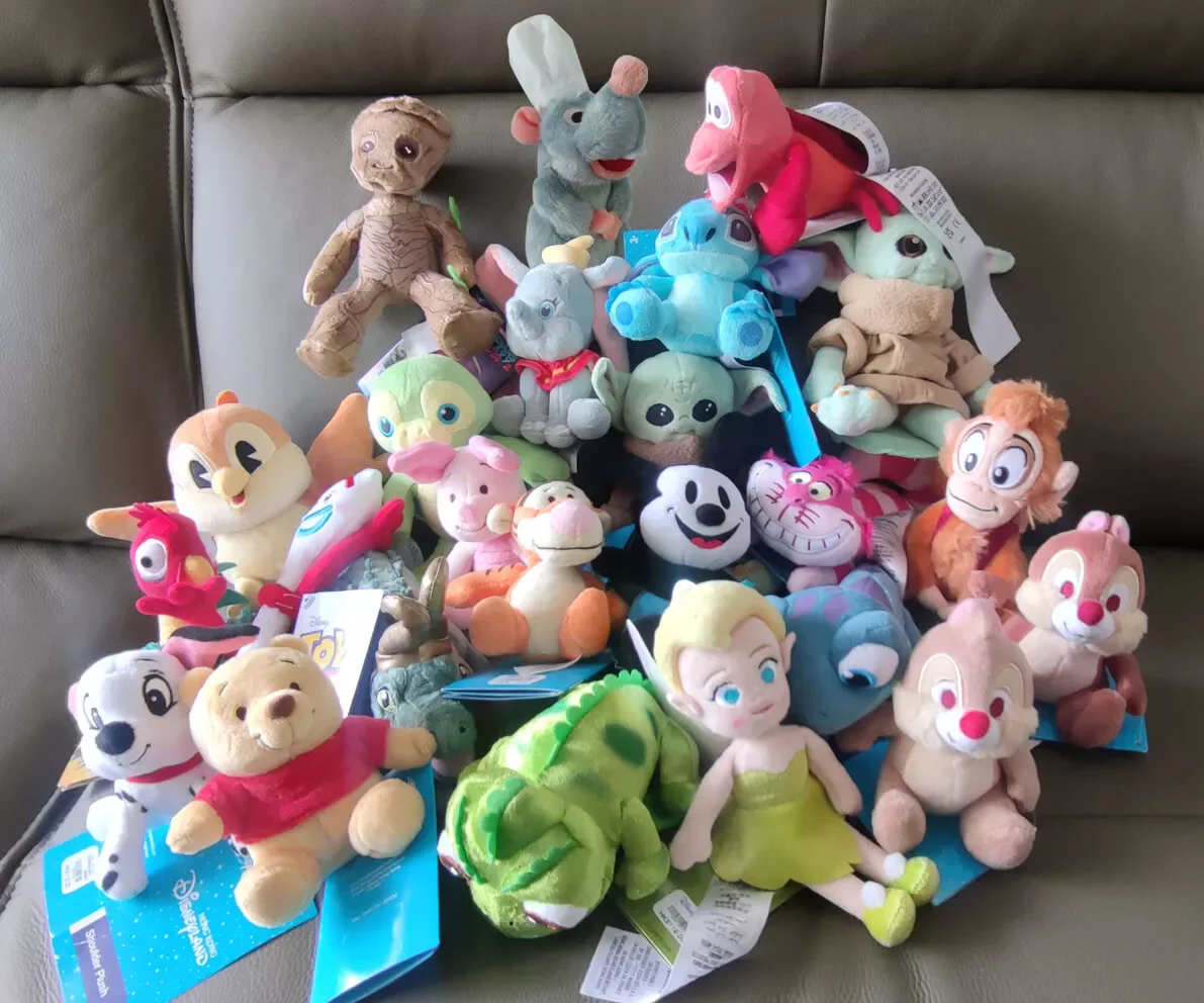 Disney Store Ratatouille Stitch Groot Baby Yoda Dale chip PASCAL hombro magnético juguete de peluche