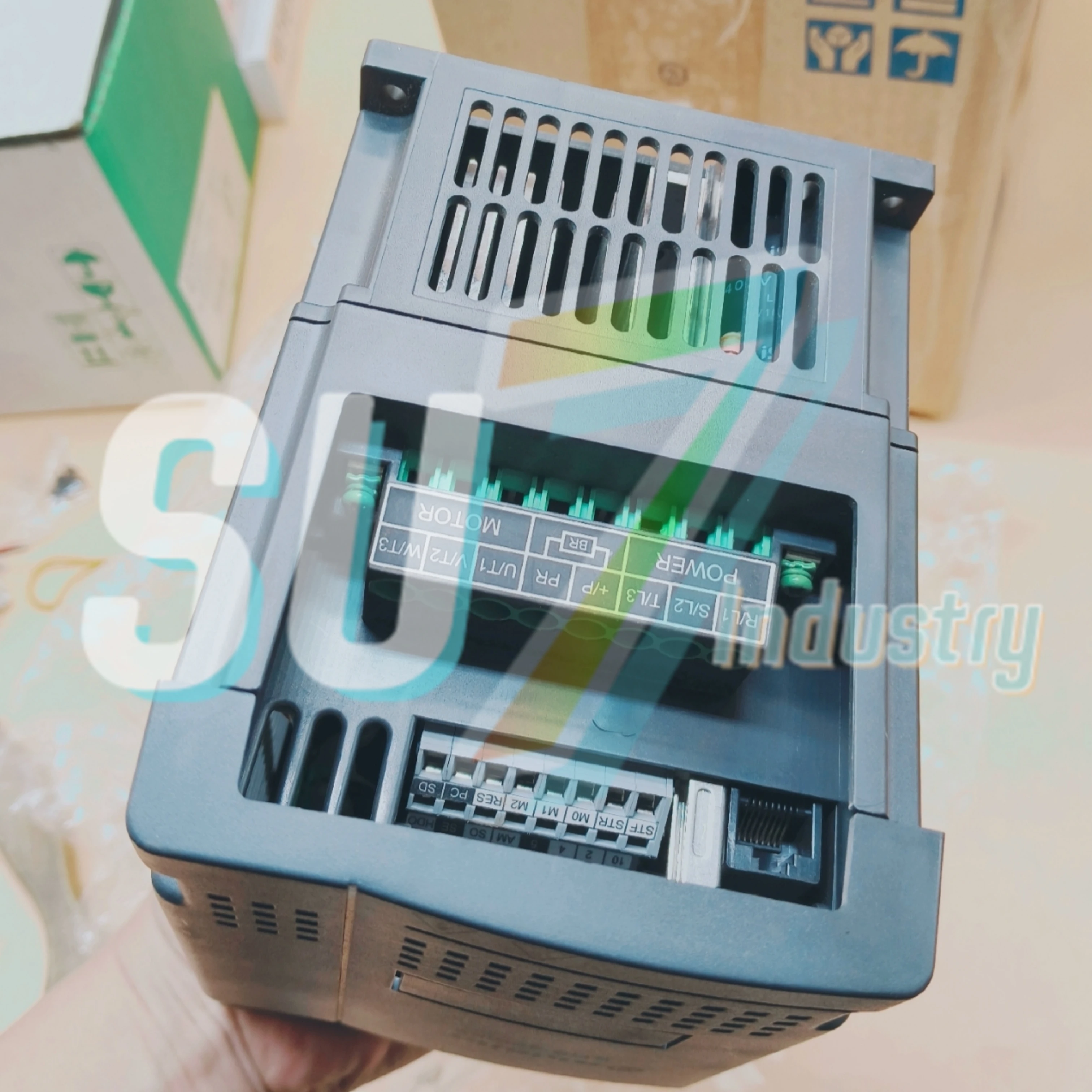 SE3-043-2.2K SE3-043-3.7K ตัวแปลงความถี่ SS2-023-2.2K ใหม่ 100%