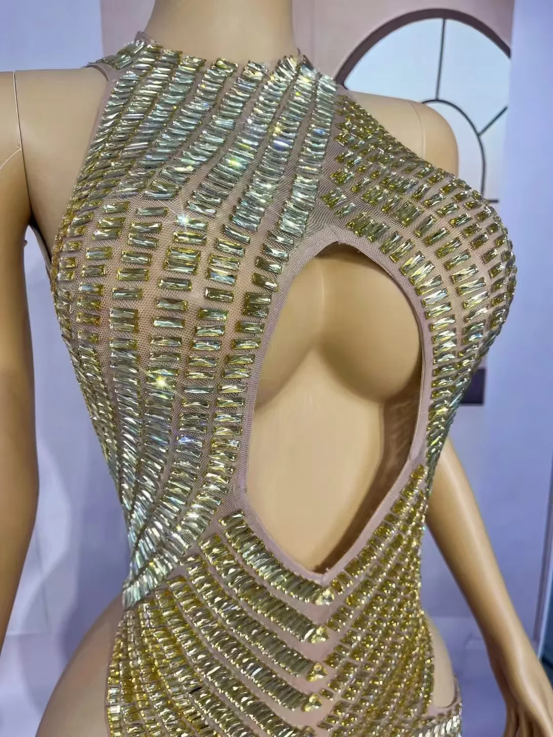 セクシーなハイエンドキラキラゴールドラインストーン中空ドレス女性エレガントなカクテルパーティーイブニング誕生日衣装パフォーマンスコスチューム