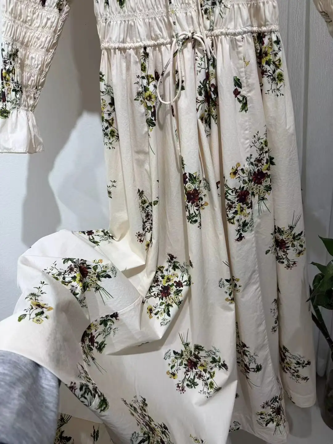 Robe longue en coton pour femmes, imprimé floral, bord à volants, col en U, manches bouffantes, taille élastique, élégante, Vintage