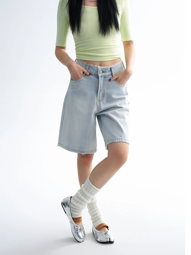 ZHISILAO عادية الدانتيل طباعة الركبة طول الدنيم السراويل النساء خمر عادية الأزرق شورت جينز صيف 2025 الشارع الشهير