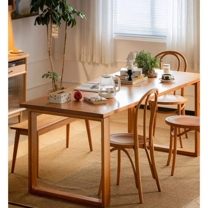 厚みのある北欧風和風小型アパート用長テーブル、桜材製作業台、大型板テーブル、脚の高さ調整可能