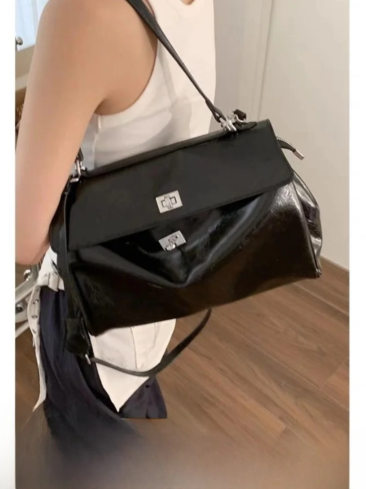 

Модная плиссированная ручная сумка-тоут, женская летняя сумка 202, простая универсальная сумка через плечо большой вместимости на одно плечо