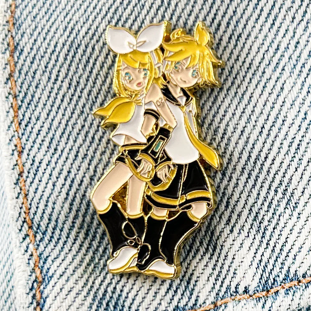 رين آند لين المينا دبوس الظاهري المغني التلبيب دبوس Kawaii أنيمي شخصية مجوهرات الجدة تأثيري الملحقات