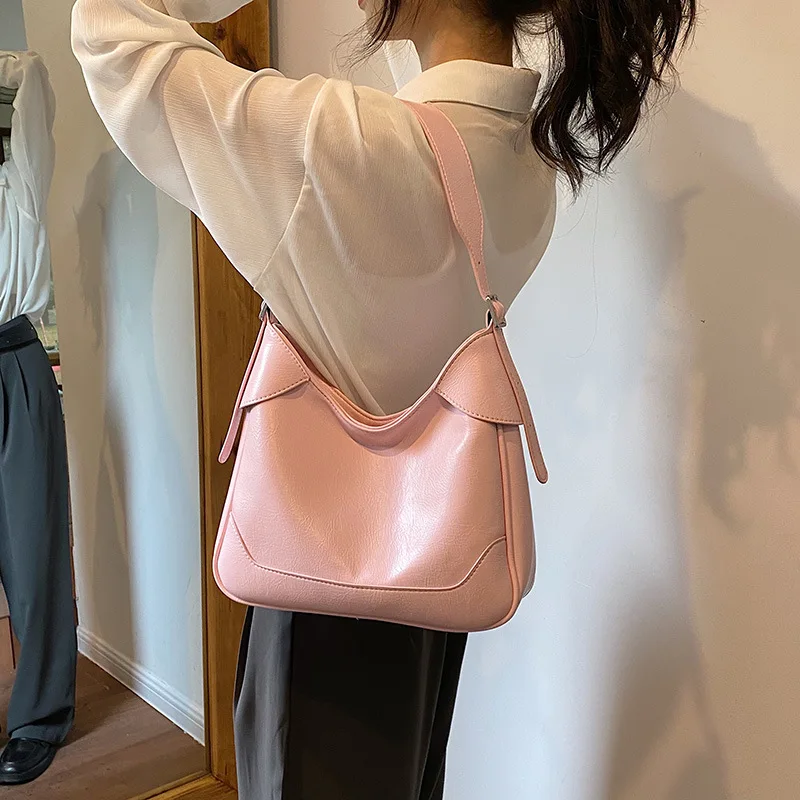 Simple Commuter Large Capacity Bag Female 2023 Brand New Summer High Quality Fashion Texture Tote Bag Retro Casual Shoulder Bag