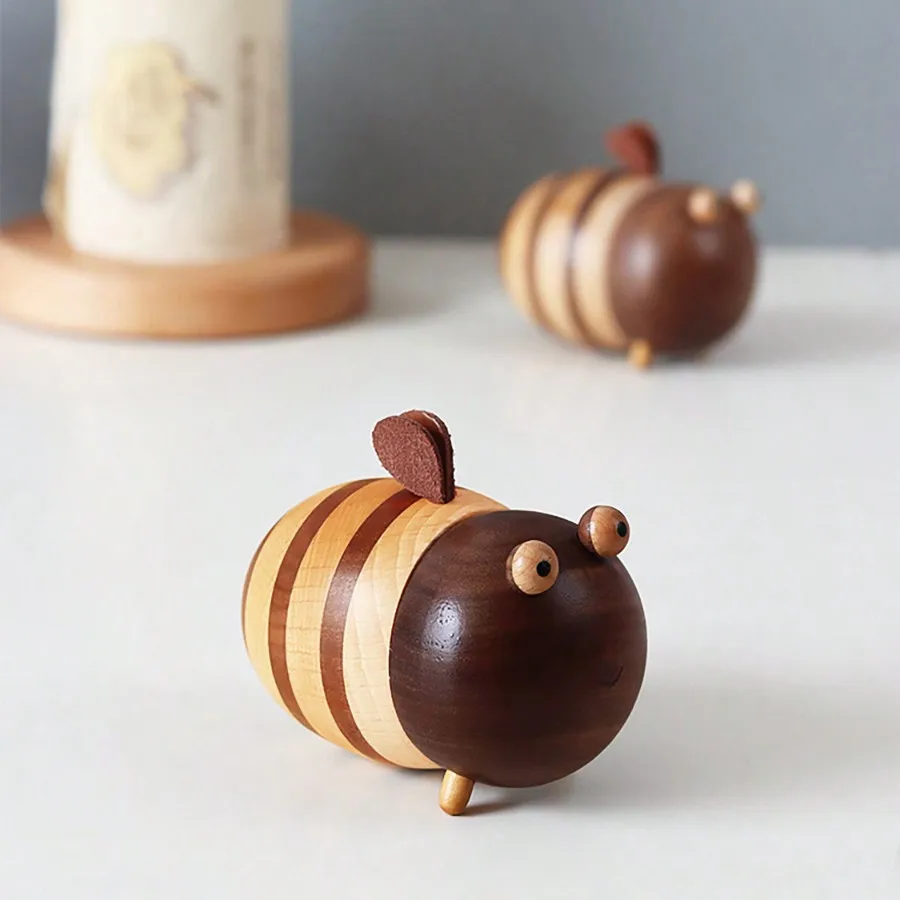 Bee-Shaped Toothpick Container Black Walnut Wood Toothpick Holder Portable Cute Deskstop Decorative Ornaments Toothpick Jar