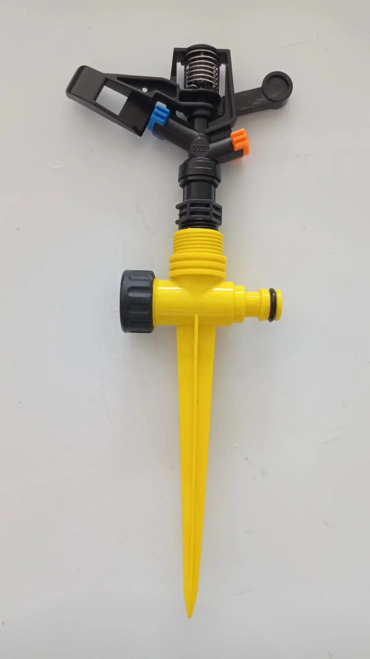 Irrigatori a bilanciere per irrigazione agricola da 1/2 pollice Irrigatore a percussione da giardino in plastica rotante a 360 gradi