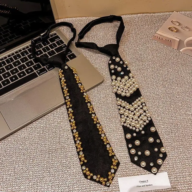 Vorgefertigte schwarze modische Krawatten mit Kunstperlen-Strass-Verzierung, perfekt für Partys, Hochzeiten, den Alltag und besondere Anlässe. – Detail 6