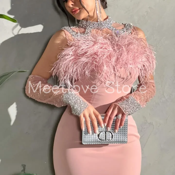 Meetlove-vestidos de noche con cuello Halter, color rosa, personalizados, media manga, plumas de lujo, largo hasta el suelo, cuentas de cristal, guantes hasta el suelo