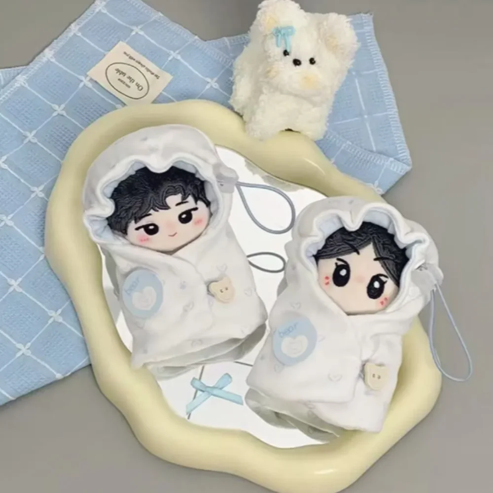 Swaddling 10 ซม.ผ้าฝ้ายตุ๊กตา Swaddling เสื้อผ้าเสื้อคลุมถุงนอน 10 ซม.ตุ๊กตาเสื้อผ้าตลกน่ารักตุ๊กตาแต่งกายชุด