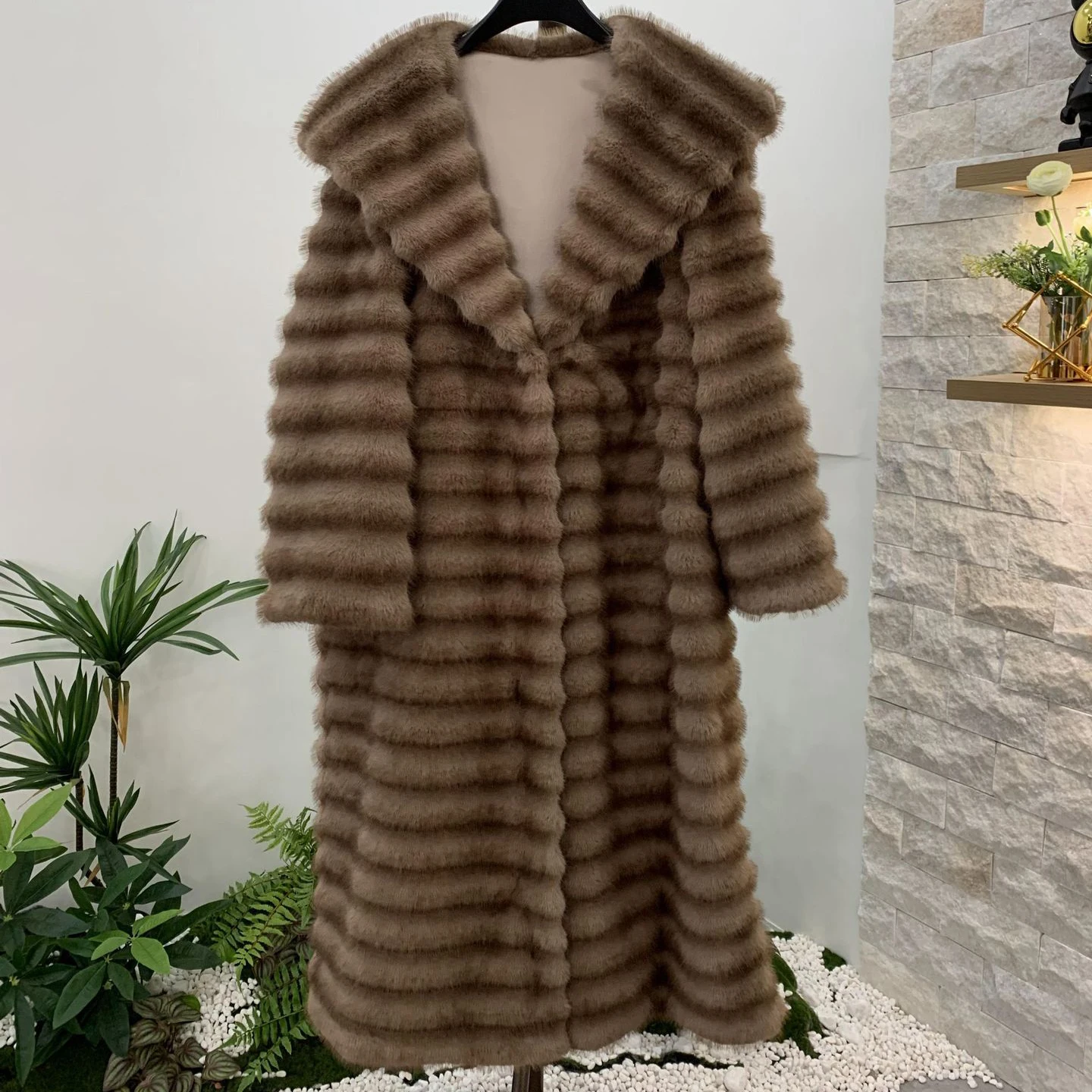 New Faux Mink Fur Winter Coat Female Long Sleeve Elegant Fashion hair Coat jackets Thick Warm Fluffy Hooded Overcoat Outerwear