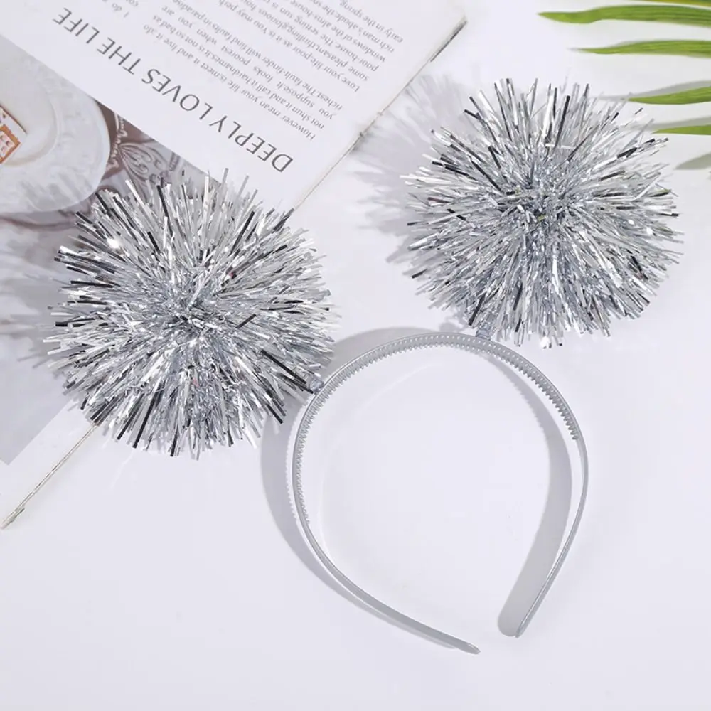 عصابة رأس عصرية بلينغ بوم بوم، عصابة رأس لطيفة ملونة للحفلات، عصابة رأس على شكل كرة بوم بوم للنساء والفتيات باللون الوردي