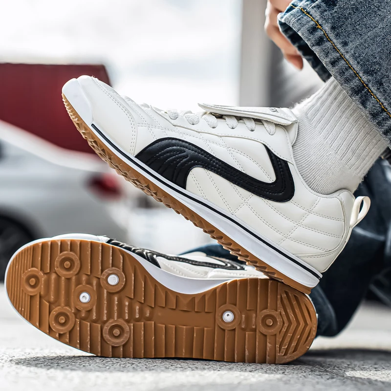 

Мужские модные низкие кроссовки на шнуровке Весна 2026, повседневная обувь больших размеров, нескользящие уличные прогулочные туфли для студентов