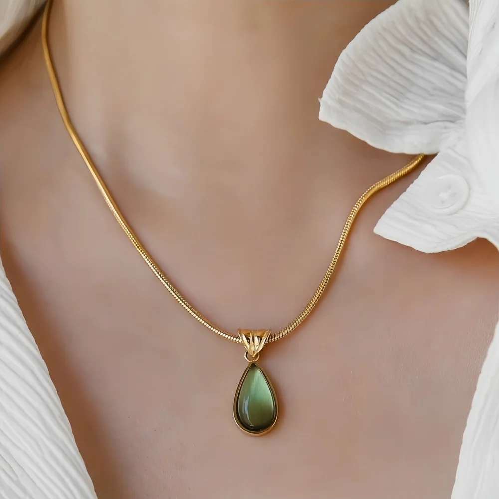 Collar con colgante de gotas de agua para mujer, cadena de hueso de serpiente de acero inoxidable, Retro francés, verde oliva, azul, joyería para clavícula