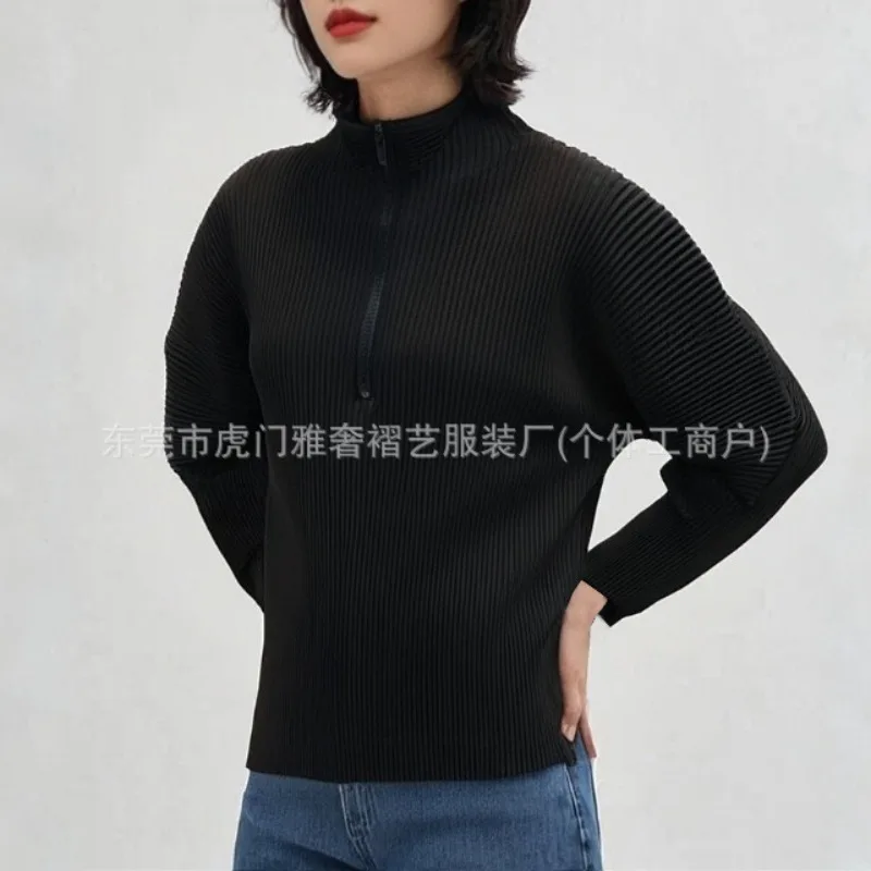 Miyake Pieghe 2025 Giappone e Corea del Sud Casual Colletto Polo Top Autunno Nuovo Colore Solido Zip a maniche lunghe Peplo Maglione Pieghe