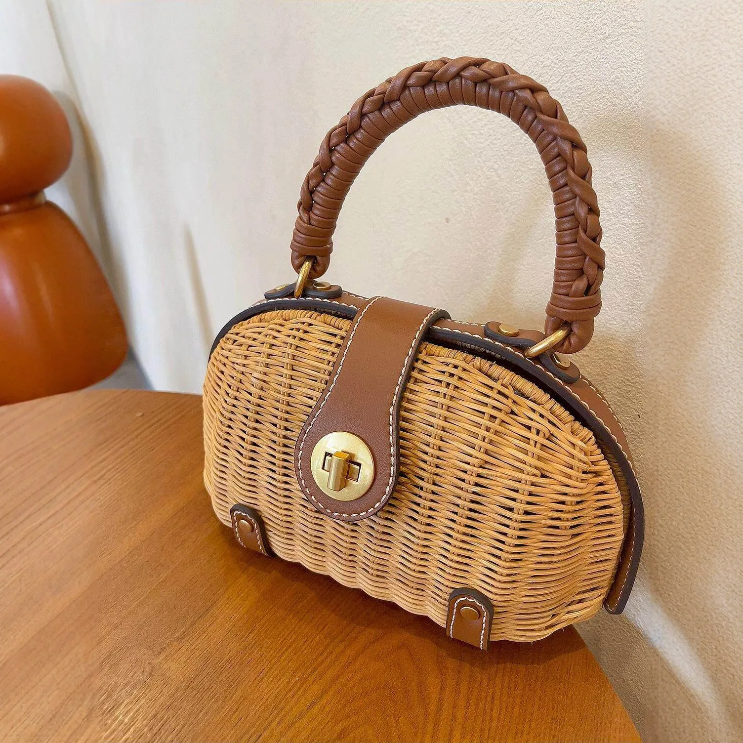 Rattan Women's Handbag Fashion Style Summer Autumn Spring Straw Bag with ZIP Closure Single Handle Natural Color