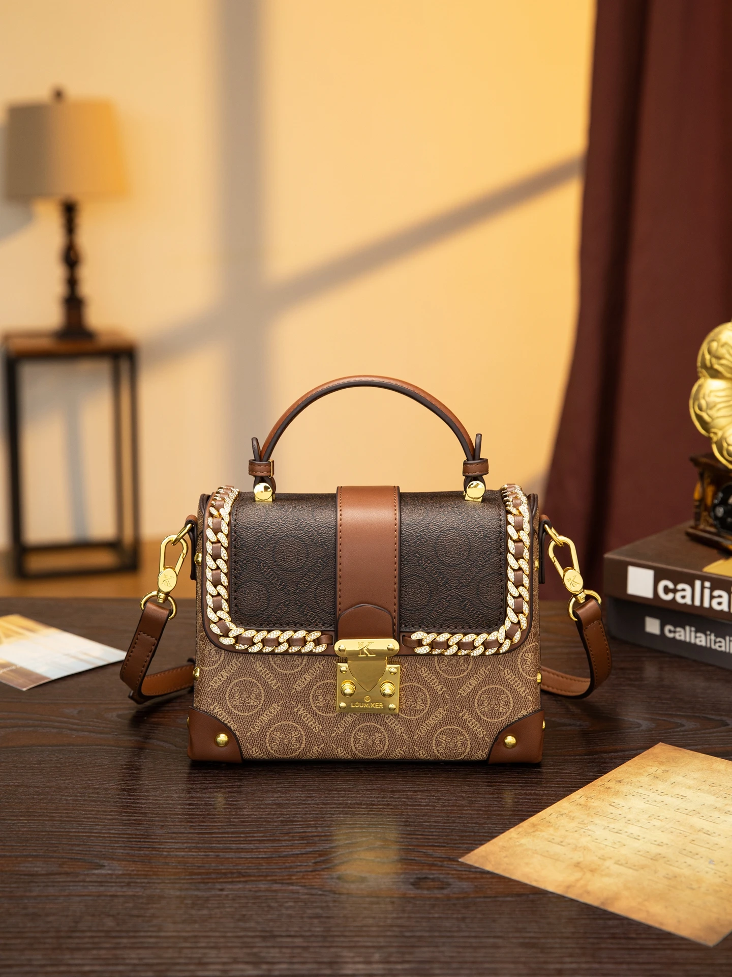 

2025 New Retro Handbag Women's Versatile Chain Crossbody Bag Faionable Single oulder Bag Square ape PVC Leather