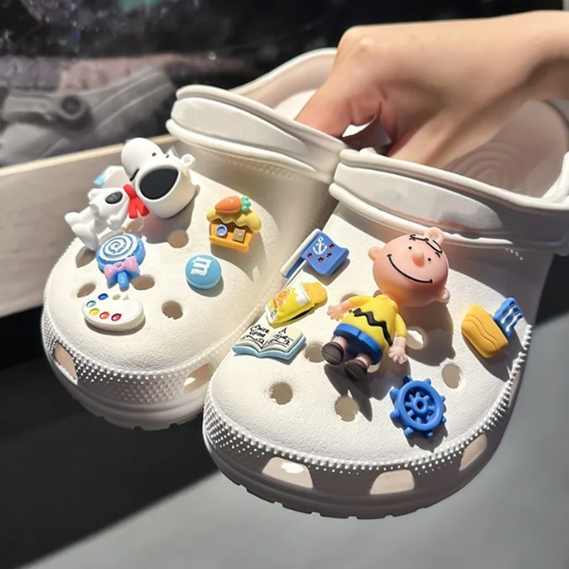 1 Set Hole Shoe Charms Cute Character Accessories Funny Snoopy Shoe Buckle DIY 3D Doll Shoes Buckle Decorations  Sandal