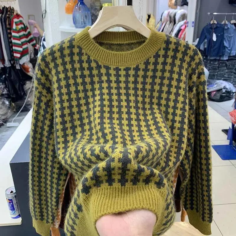 New Autumn and Winter Women's Houndstooth Sweater Grid Contrasting Color, Vintage Clothes Stylish and Thickened Knitted Base Sh