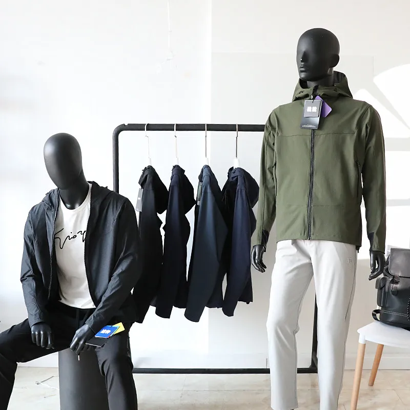 

Outdoor Sports Lightweight Tech Fabric High Elastic Quick Dry Breathable Hooded Soft Jacket Men's Fashion Urban Style