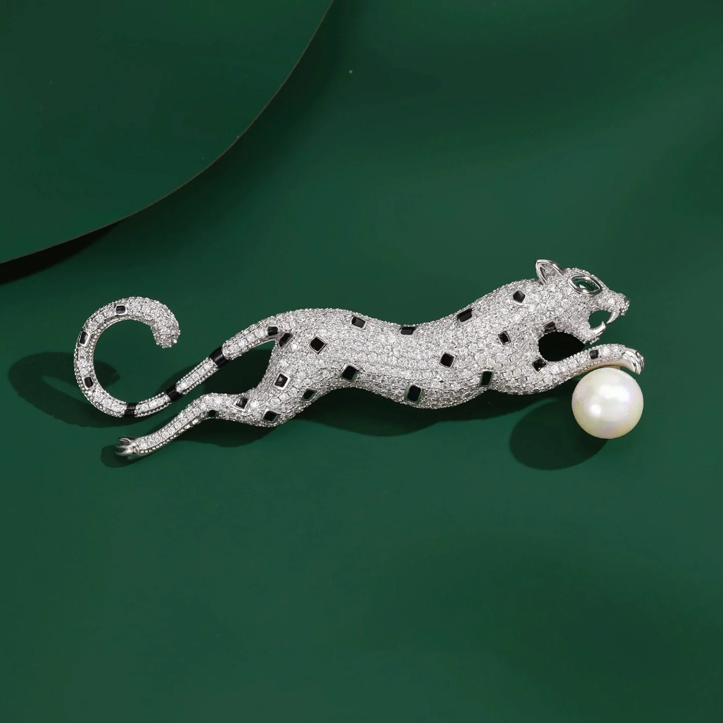 Shining Leopard Brooches For Women Men 2-color Full Rhinestone Running Animal Party Office Brooch Pins Gifts