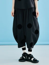 Ima kokoni Original Design schwarz Tupfen dünne Stil weites Bein Hosen Sommer lässig lose Damen hosen neun Punkte Hosen