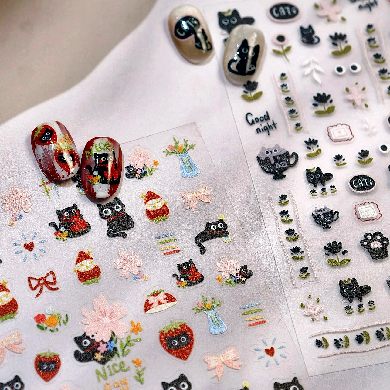 黒猫、イチゴ、蝶結び、花、ラブハート、星、オレンジ、足跡、魚の骨、犬、ウサギ、リンゴ、豚、DIYネイルアートステッカー、デカール