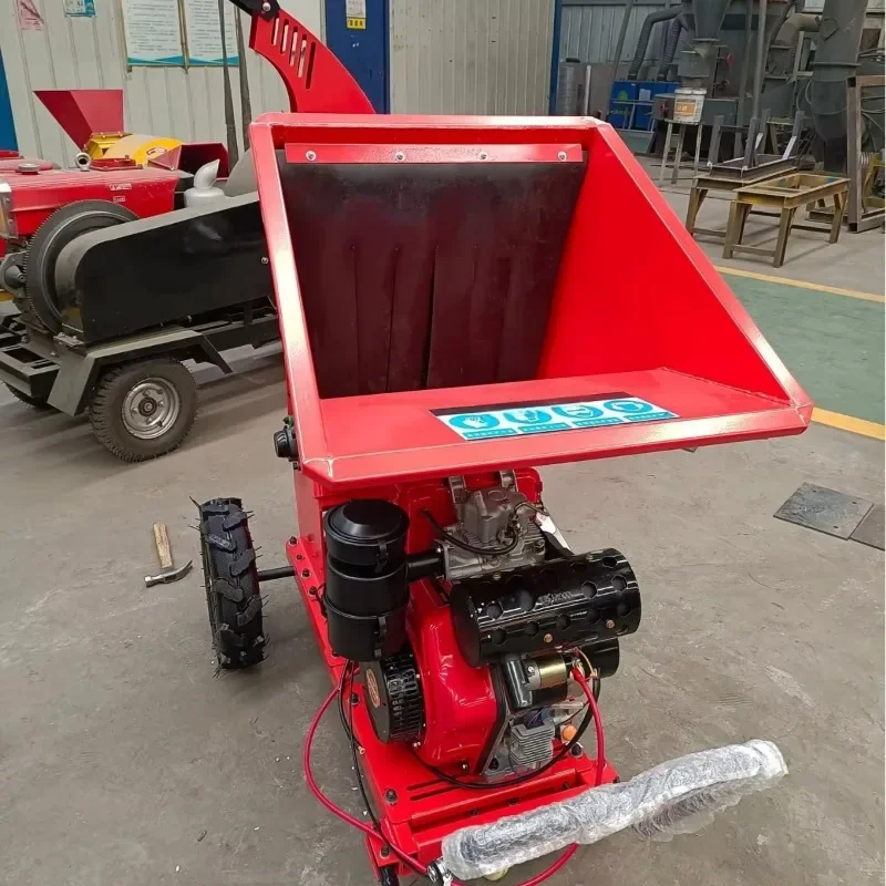 Woodchipper Portable 15Hp made in China Gasoline Wood Shredder Sawdust Machine Wood Crusher