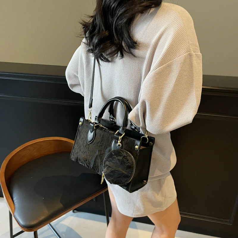 

Elegant Women’s Leather Classic Fashion Designer Trendy Shoulder Tote Bag Luxury Crossbody Handbag For Daily Contemporary Looks