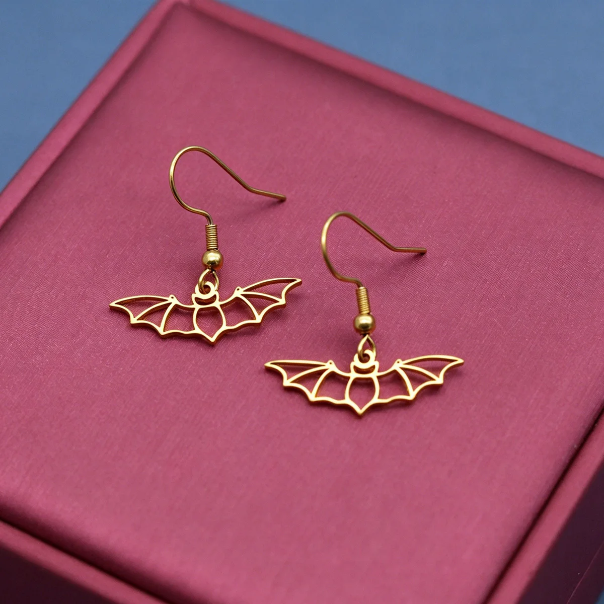 QIAMNI Gothic Vampire Bat Dangle Earrings For Women Men Jewelry Accessories Animal Pendant Drop Earring Halloween Party Gifts