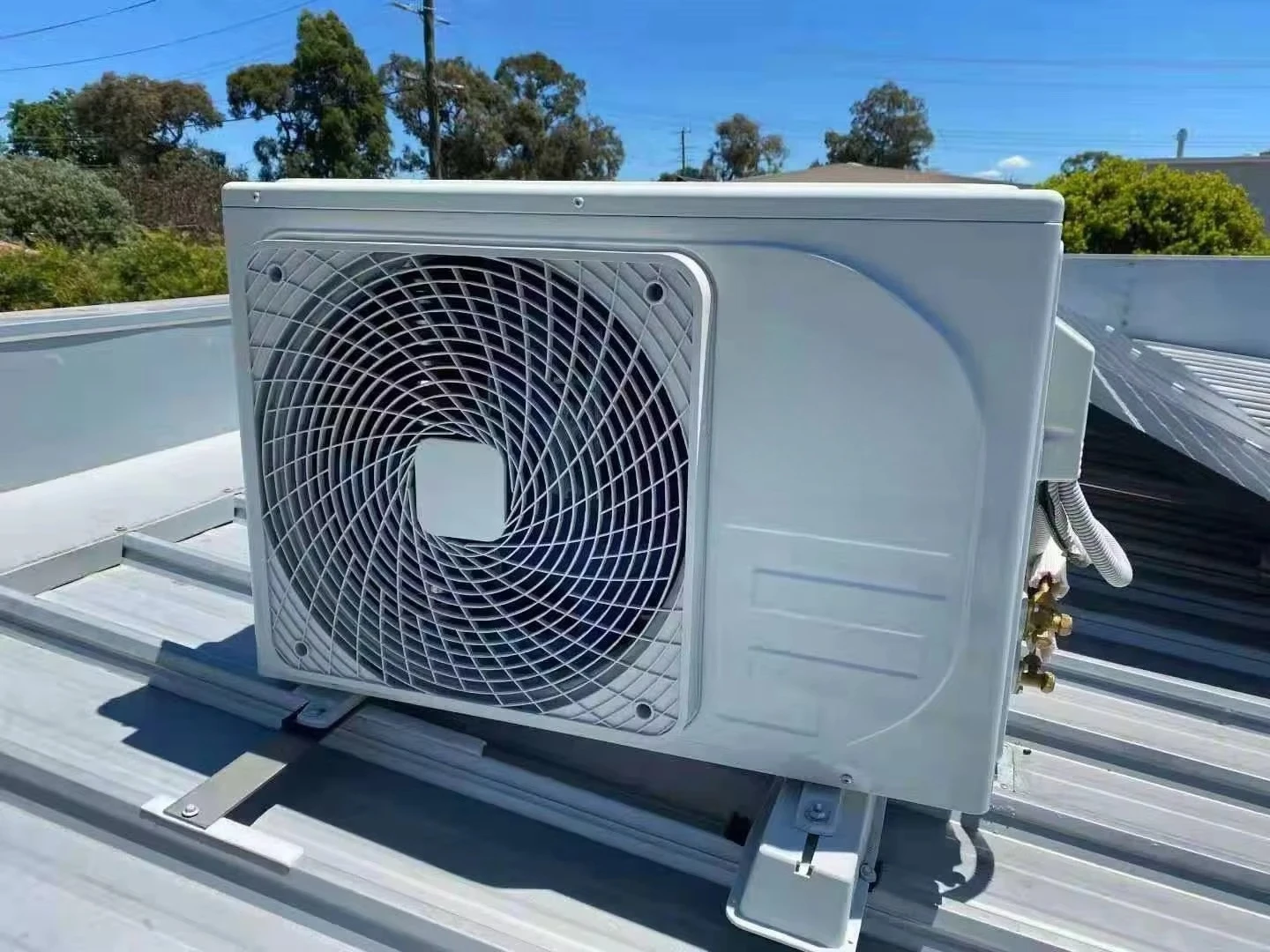 24000BTU Solar Powered Air Conditioner Solar Inverter Energy Home System DC Off Grid Solar Air Conditioner Split for Home