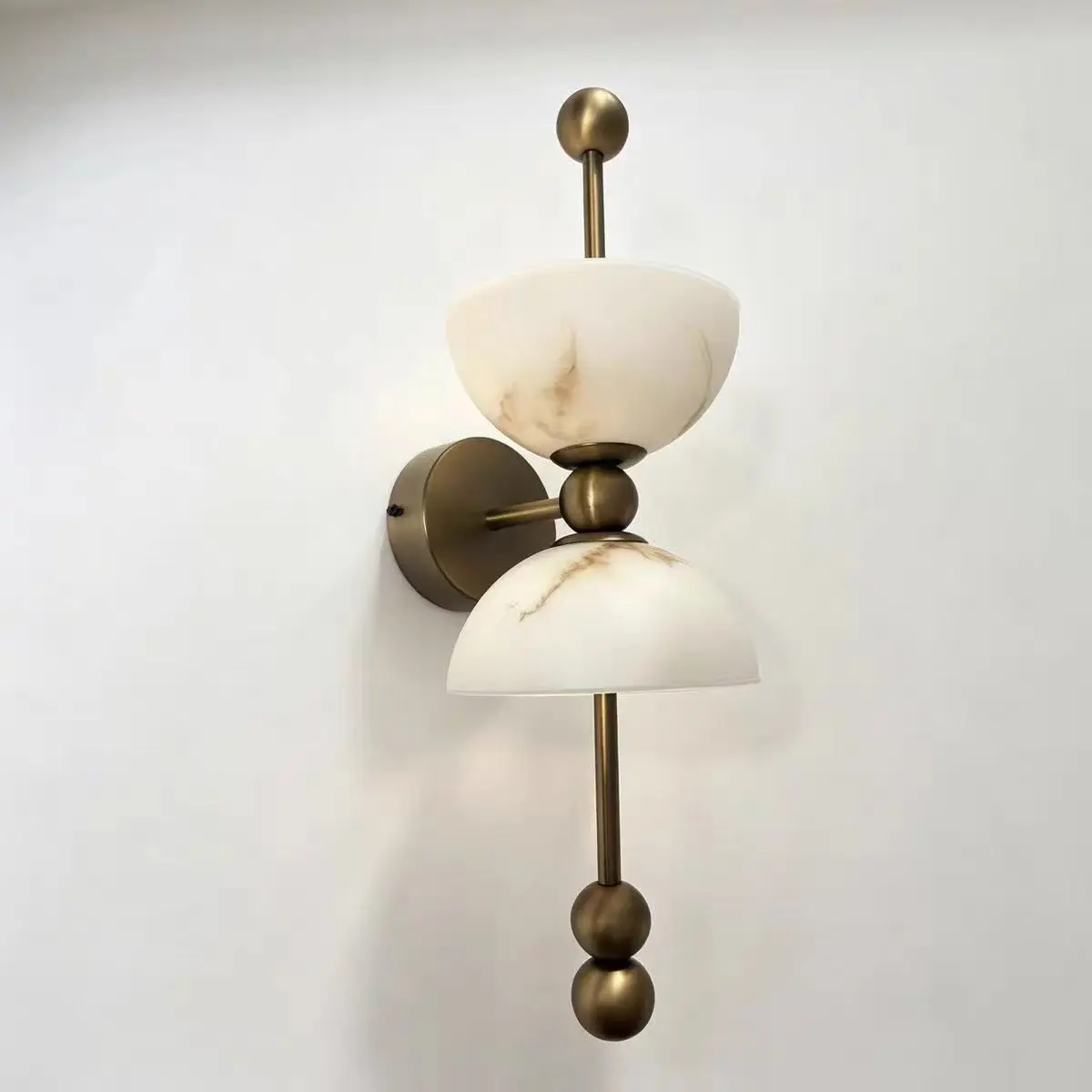 Nordic Retro Wall Sconce Decorative Design Mid-Century Style Bedside Lamp Resin Staircase Hotel Model Room Lighting Chandelier